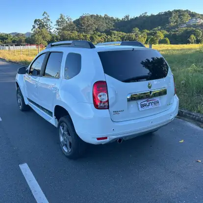 RENAULT-DUSTER-2013