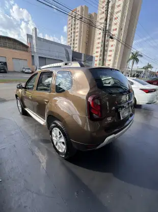 RENAULT-DUSTER-2015