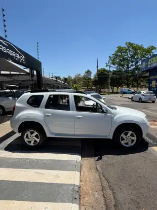 RENAULT-DUSTER-2012