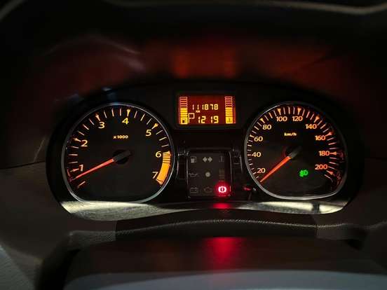RENAULT-DUSTER-2012