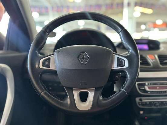 RENAULT-FLUENCE-2012