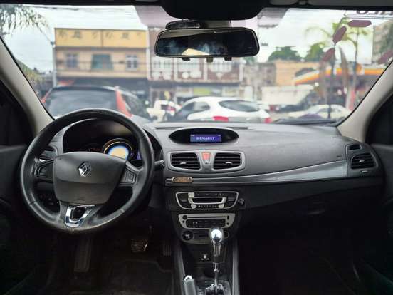 RENAULT-FLUENCE-2.0 DYNAMIQUE PLUS 16V FLEX 4P AUTOMÁTICO RENAULT-FLUENCE-2017
