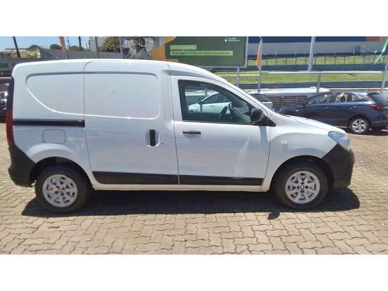 RENAULT-KANGOO-2024