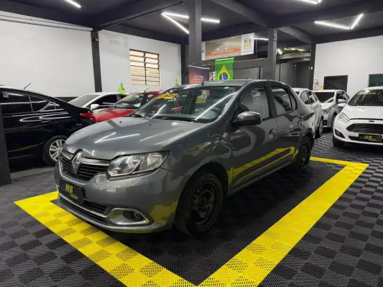 RENAULT-LOGAN-2014