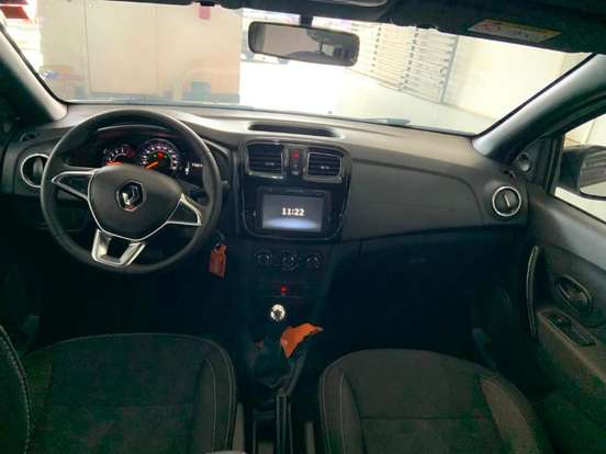 RENAULT-LOGAN-2024