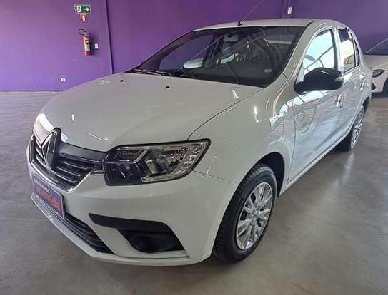 RENAULT-LOGAN-2024