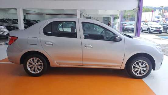 RENAULT-LOGAN-2024