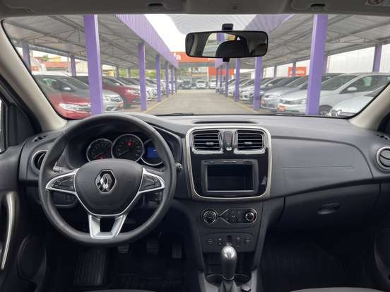 RENAULT-LOGAN-2024