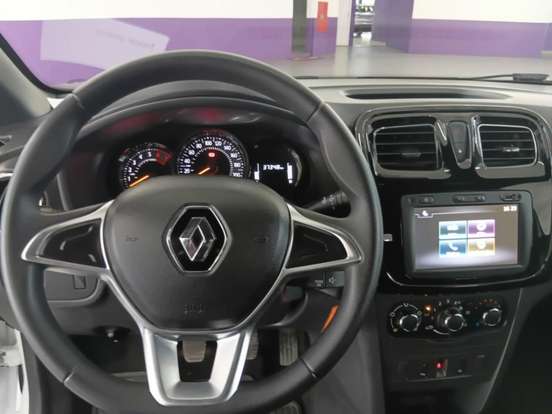 RENAULT-LOGAN-2024