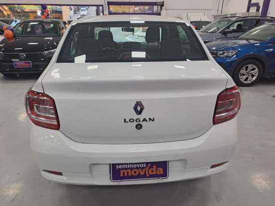RENAULT-LOGAN-2024