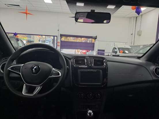 RENAULT-LOGAN-2024