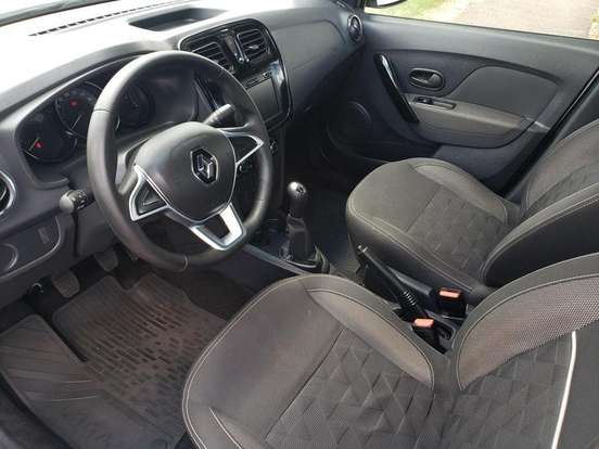 RENAULT-LOGAN-2025