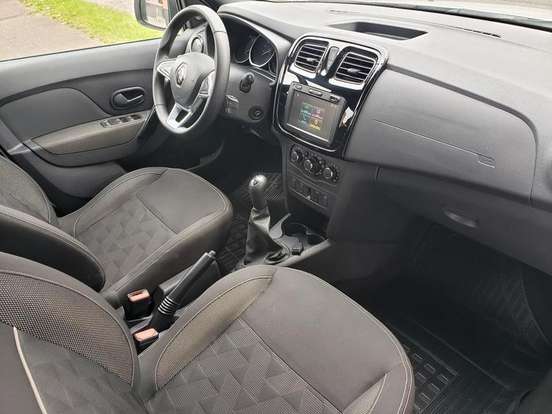 RENAULT-LOGAN-2025