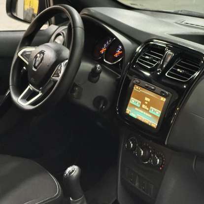 RENAULT-LOGAN-2022