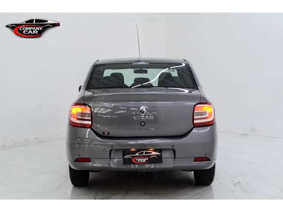 RENAULT-LOGAN-2021