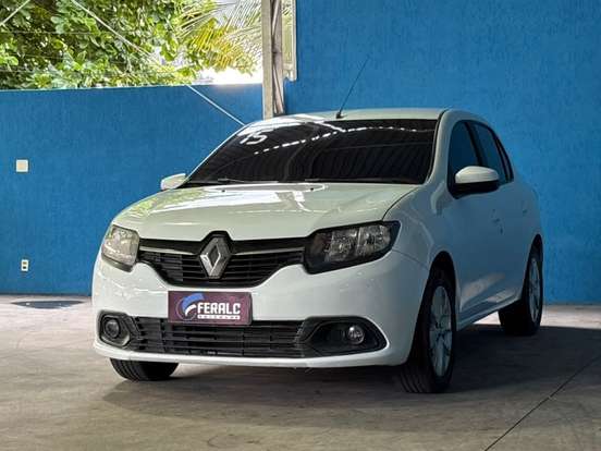 RENAULT-LOGAN-2014