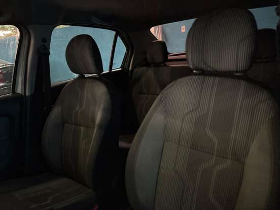 RENAULT-LOGAN-2014