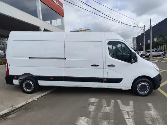 RENAULT-MASTER-2021