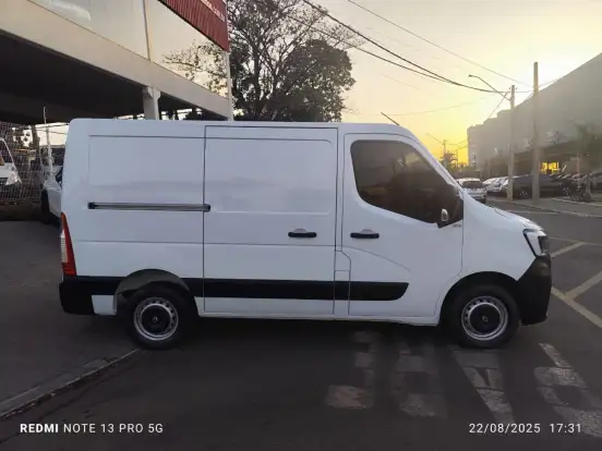 RENAULT-MASTER-2023