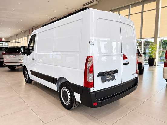 RENAULT-MASTER-2025