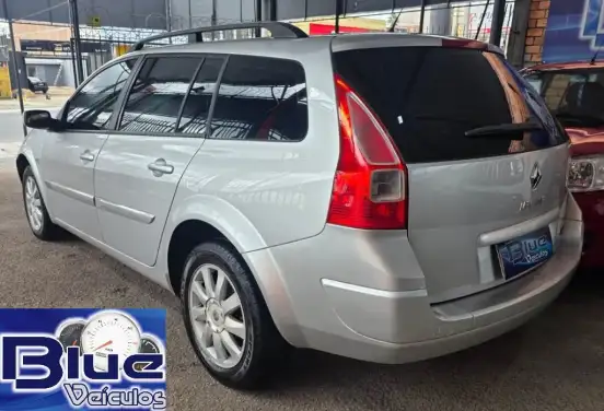 RENAULT-MEGANE-2012