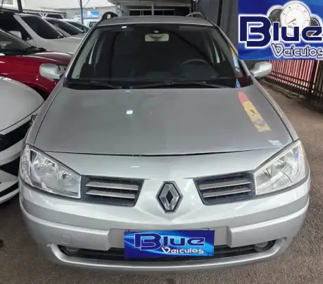 RENAULT-MEGANE-2012
