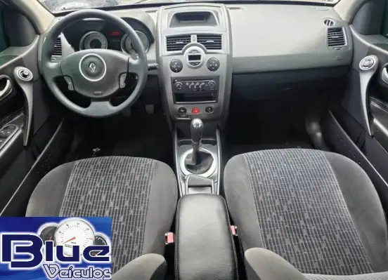 RENAULT-MEGANE-2012
