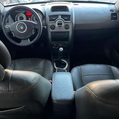 RENAULT-MEGANE-2012