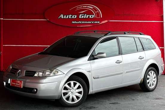 RENAULT-MEGANE-2010