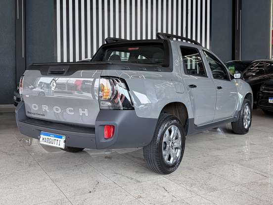 RENAULT-OROCH-2025