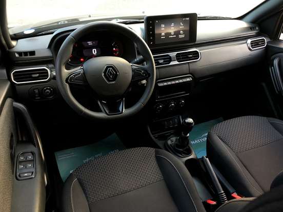 RENAULT-OROCH-2024