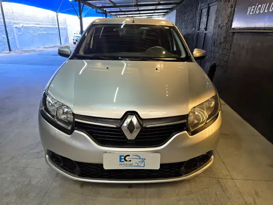 RENAULT-SANDERO-2019