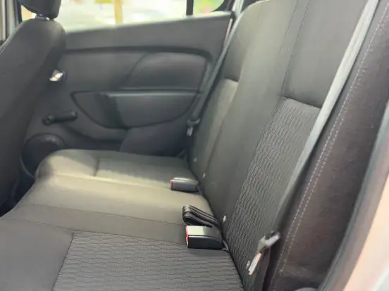 RENAULT-SANDERO-2018