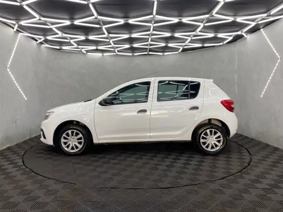 RENAULT-SANDERO-2021
