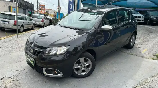 RENAULT-SANDERO-2017
