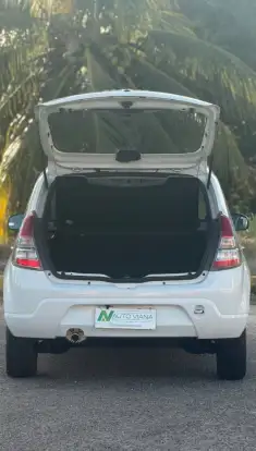 RENAULT-SANDERO-2013