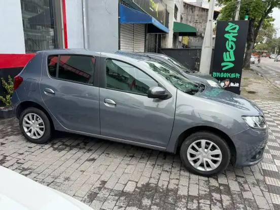 RENAULT-SANDERO-2014