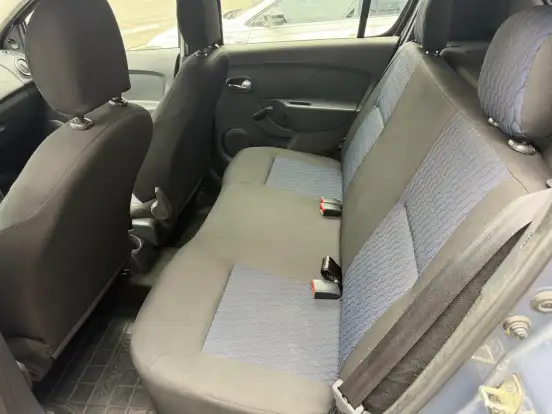 RENAULT-SANDERO-2014