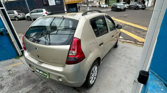 RENAULT-SANDERO-1.0 EXPRESSION 16V FLEX 4P MANUAL RENAULT-SANDERO-2011