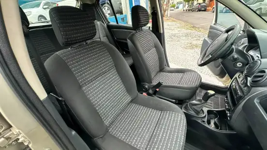 RENAULT-SANDERO-1.0 EXPRESSION 16V FLEX 4P MANUAL RENAULT-SANDERO-2011