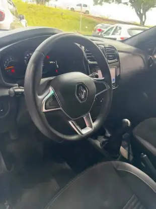 RENAULT-SANDERO-2020