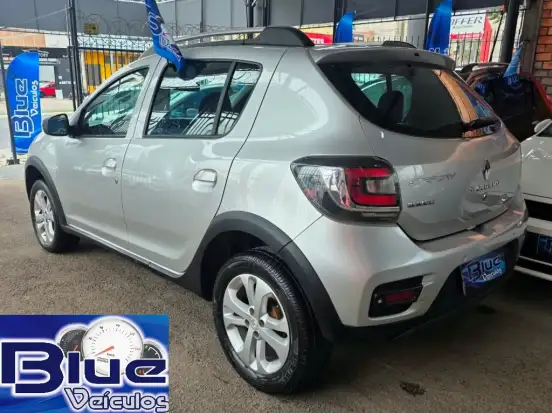 RENAULT-SANDERO-2018