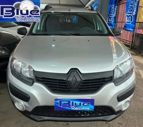 RENAULT-SANDERO-2018