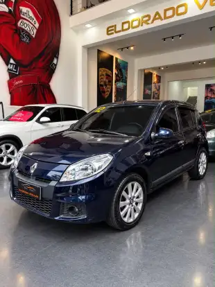 RENAULT-SANDERO-2011