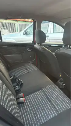 RENAULT-SANDERO-2013