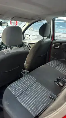 RENAULT-SANDERO-2013