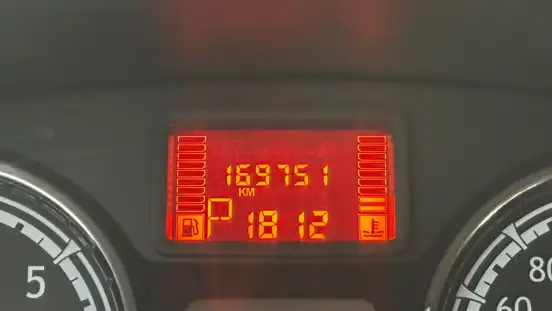 RENAULT-SANDERO-2013