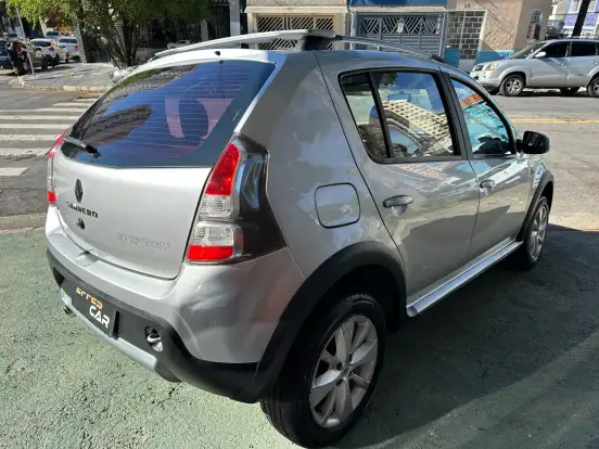 RENAULT-SANDERO-1.6 STEPWAY 16V FLEX 4P AUTOMÁTICO RENAULT-SANDERO-2012