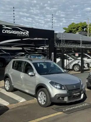 RENAULT-SANDERO-1.6 STEPWAY 16V FLEX 4P AUTOMÁTICO RENAULT-SANDERO-2013