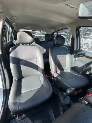 RENAULT-SANDERO-2013